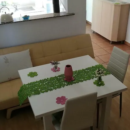 Neokrnjena Narava Holiday home