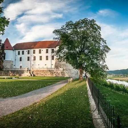Neokrnjena Narava Holiday home