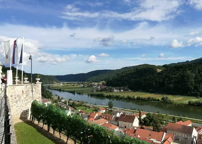 Ferienhaus Neokrnjena Narava