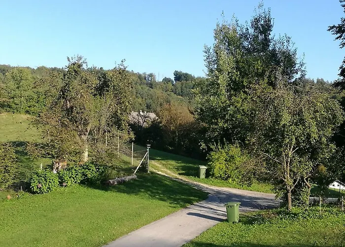 Ferienhaus Neokrnjena Narava *